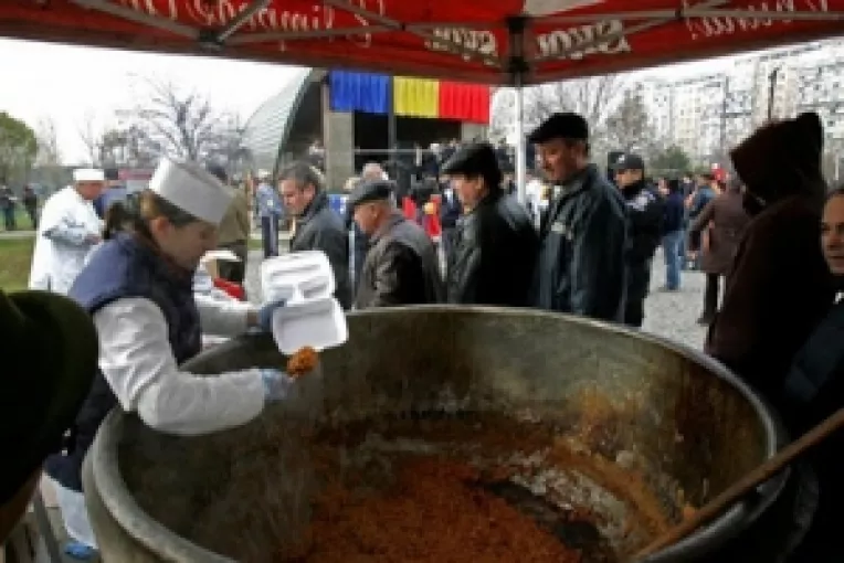 1 Decembrie merita mai mult decat tratamentul mediatic degradant