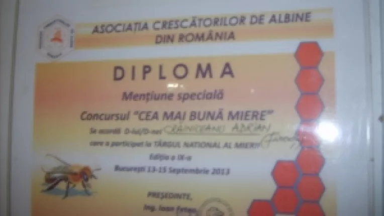 Adrian Crainiceanu, apicultor: "Miere de otetar si miere cu propolis, la targul de la Sala Dalles!"