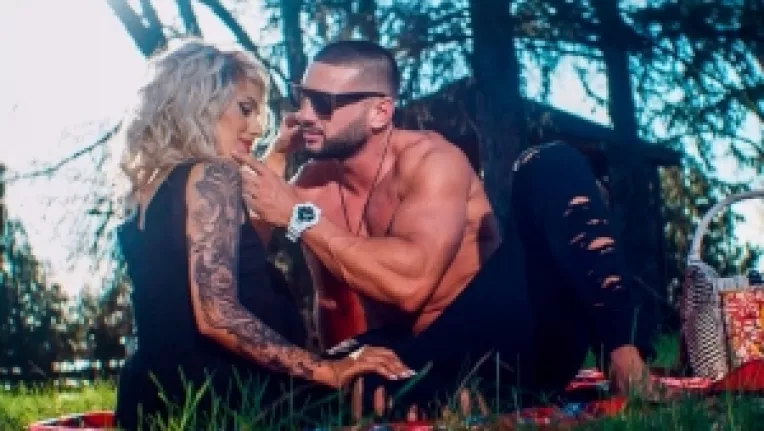 AMNA colaboreaza pentru a treia oara cu Dorian Popa si lanseaza Cealalta ea