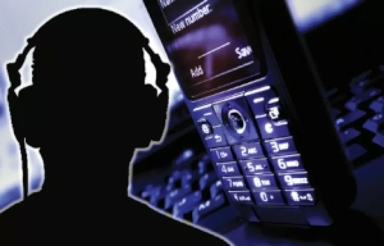 Aproape toate convorbirile la telefon sau in apropierea telefonului pot fi ascultate