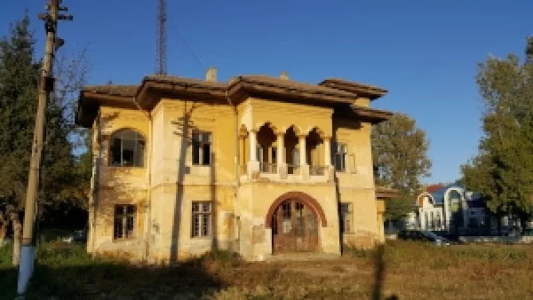 Cladiri emblematice din Portul Calarasi, lasate in paragina