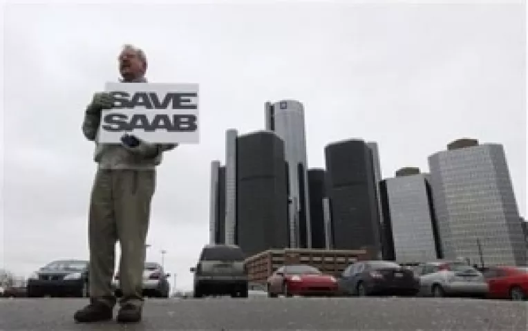 Compania auto Saab scoasa la vanzare pe un dolar .