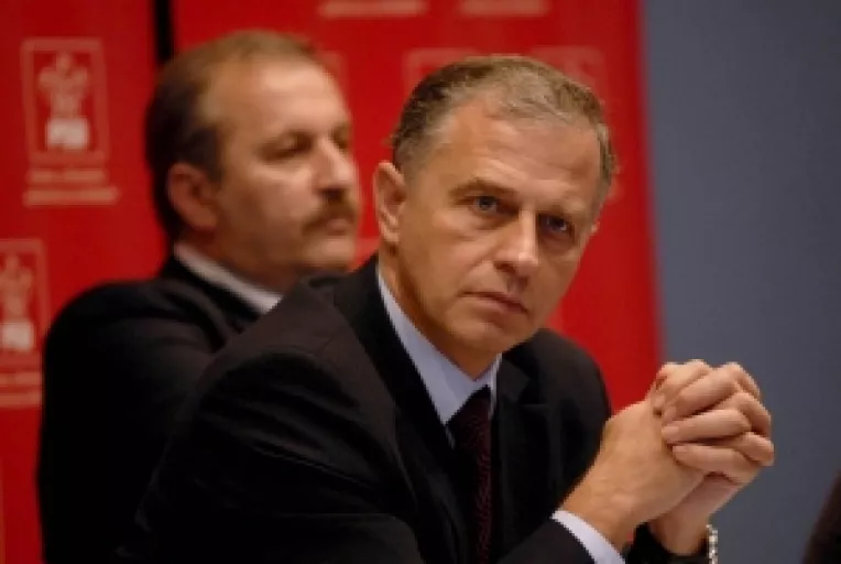 Geoana vrea eliminarea din Constitutie a avizului Parlamentului la urmarirea penala a demnitarilor