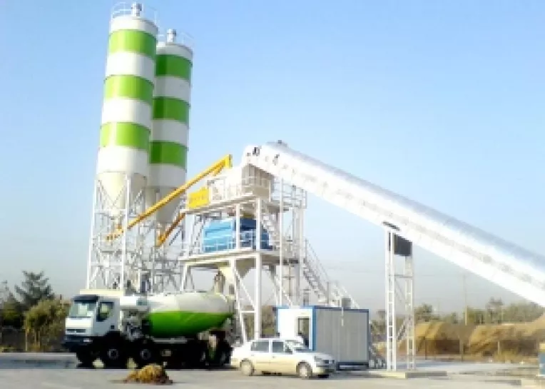 Ilegalitate sustinuta de Petro? Protest impotriva statiei de betoane de pe varianta