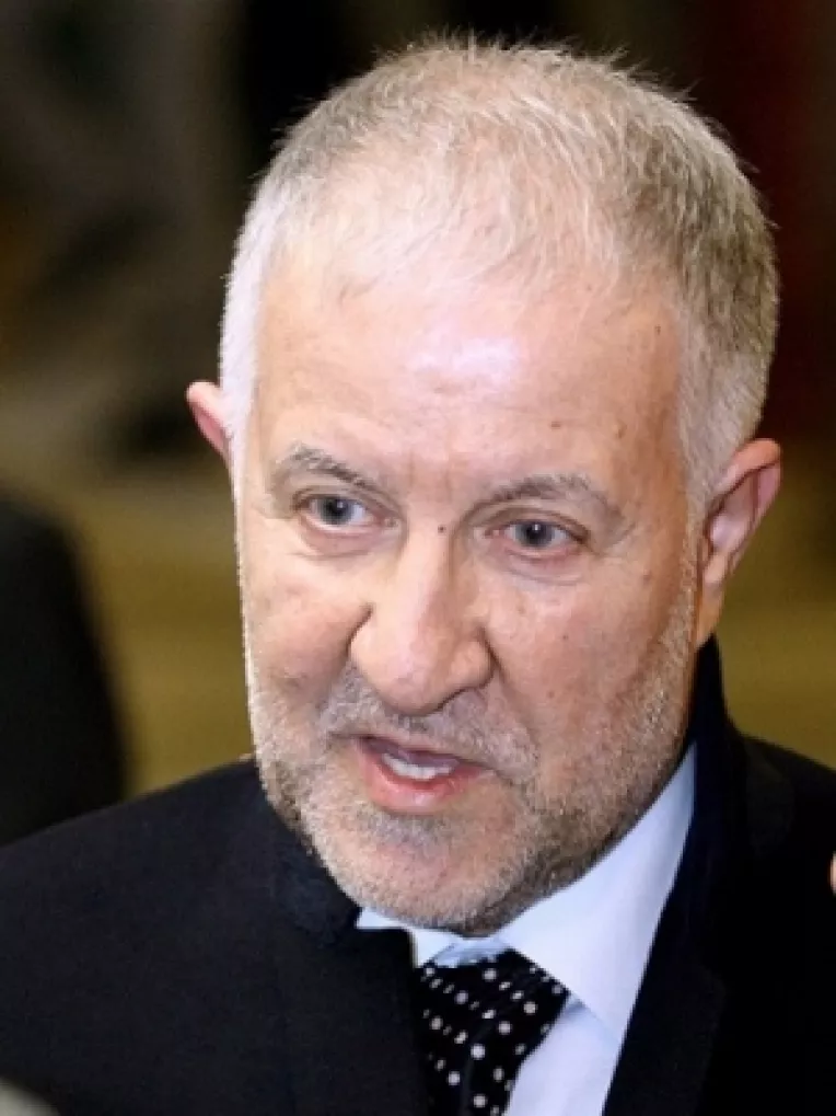 Interviu de Floriana Jucan cu Victor Opaschi: Politica si Religie (1)