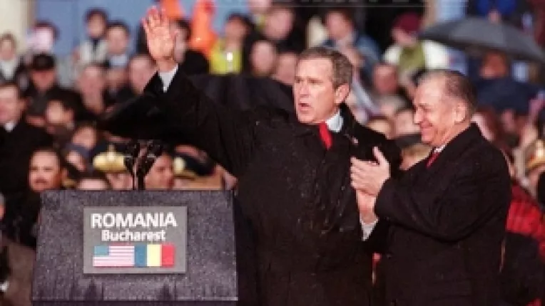 Ion Iliescu: Curcubeul de la Bucuresti a marcat intrarea Romaniei in NATO