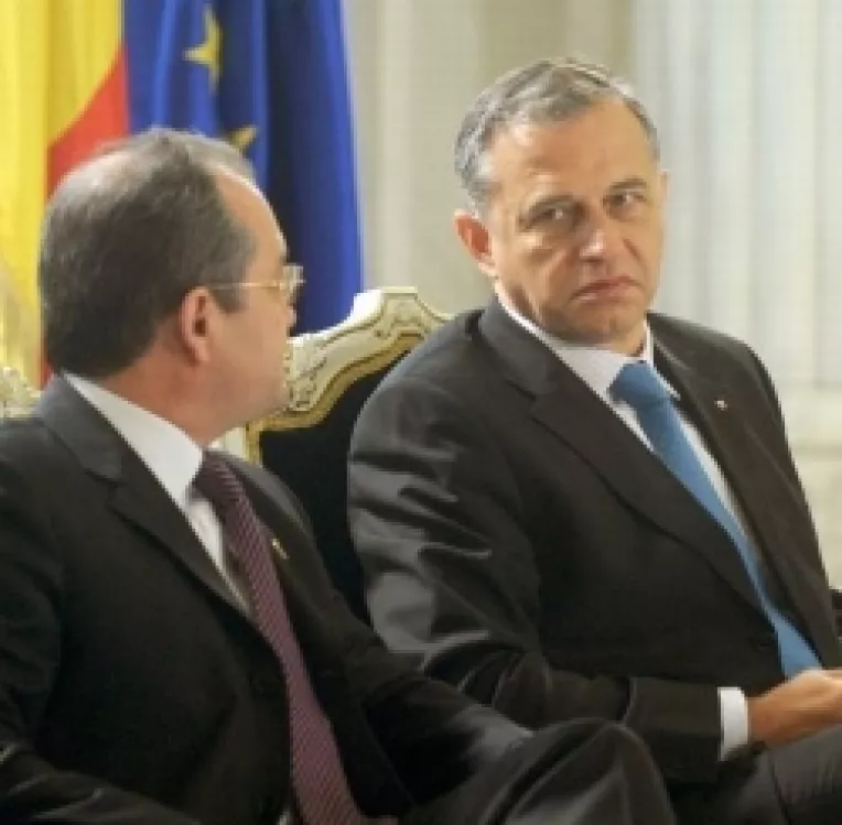 La reuniunea Biroului Coalitiei  PSD - PD-L se discuta despre legea unica a salarizarii si anchetarea ministrilor Ridzi si Nemirschi