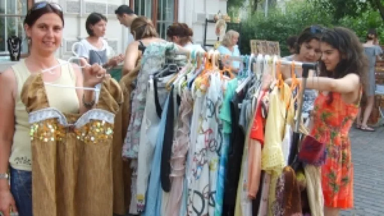 Liliana Popescu: "Din martie particip la targuri hand-made"