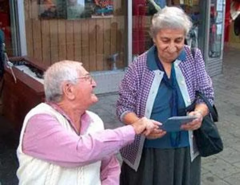 Pamantul batranilor ridica probleme. Renta cu poticneli