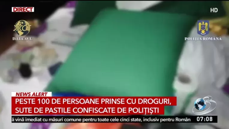 Peste 100 de persoane prinse cu droguri, sute de pastile confiscate de politisti.