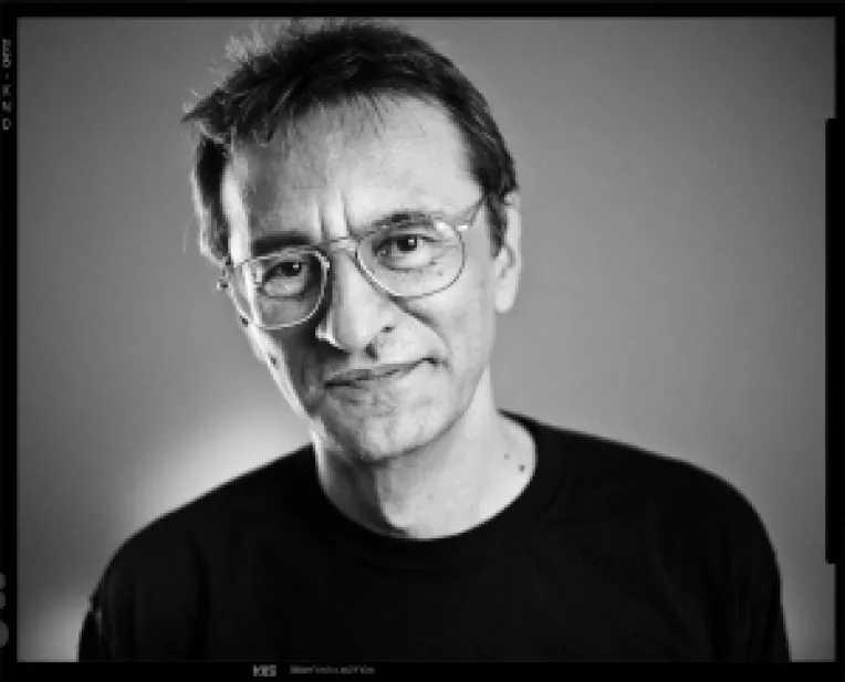 Razvan Petrescu si-a lansat cartea la Clubul Taranului Roman