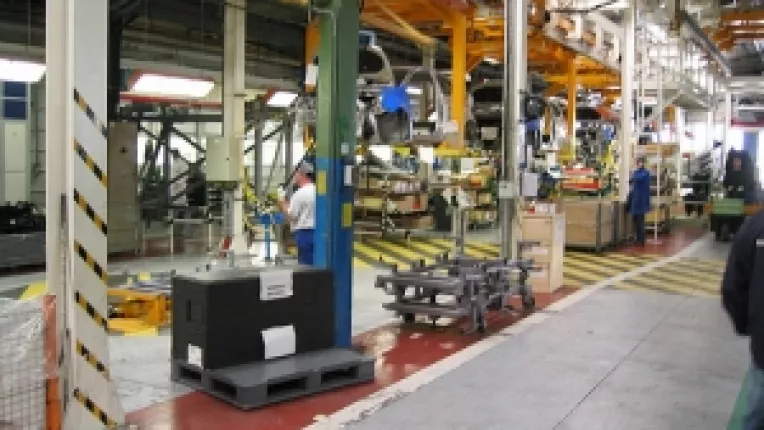 S-a reluat lucrul la Uzinele Dacia. Pana cand?