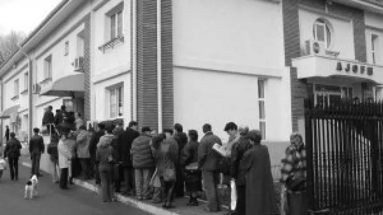 Someri multi, joburi putine 

