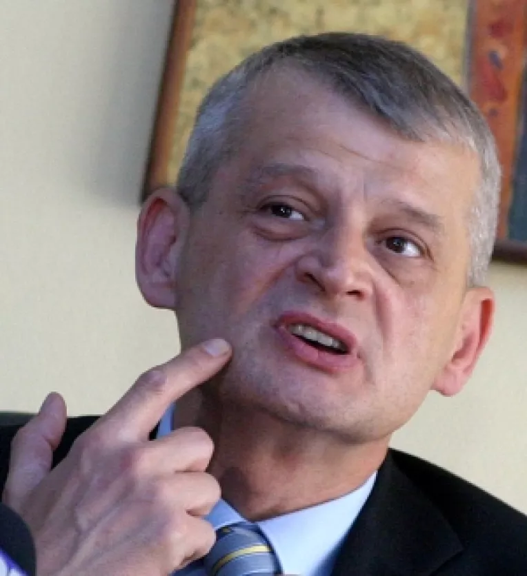 Sorin Oprescu a anuntat ca luni isi va inainta demisia din PSD