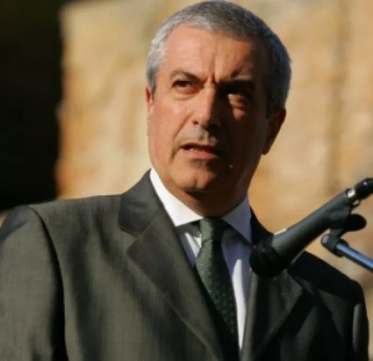 Tariceanu: Basescu si-a pierdut calitatea de mediator si este un jucator politic pentru PDL