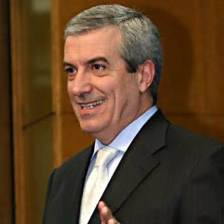 Tariceanu face lobby la Paris pentru integrare