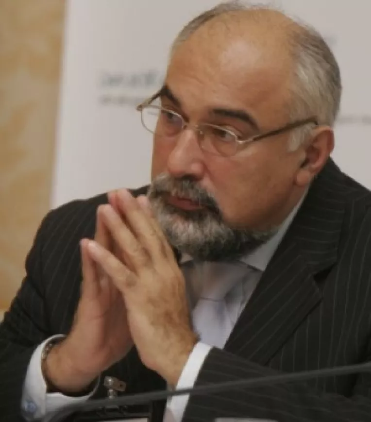 Varujan Vosganian a facut un apel la seful statului pentru a-i ingadui sa i se dea, pentru doua saptamani, conducerea Ministerului de Finante